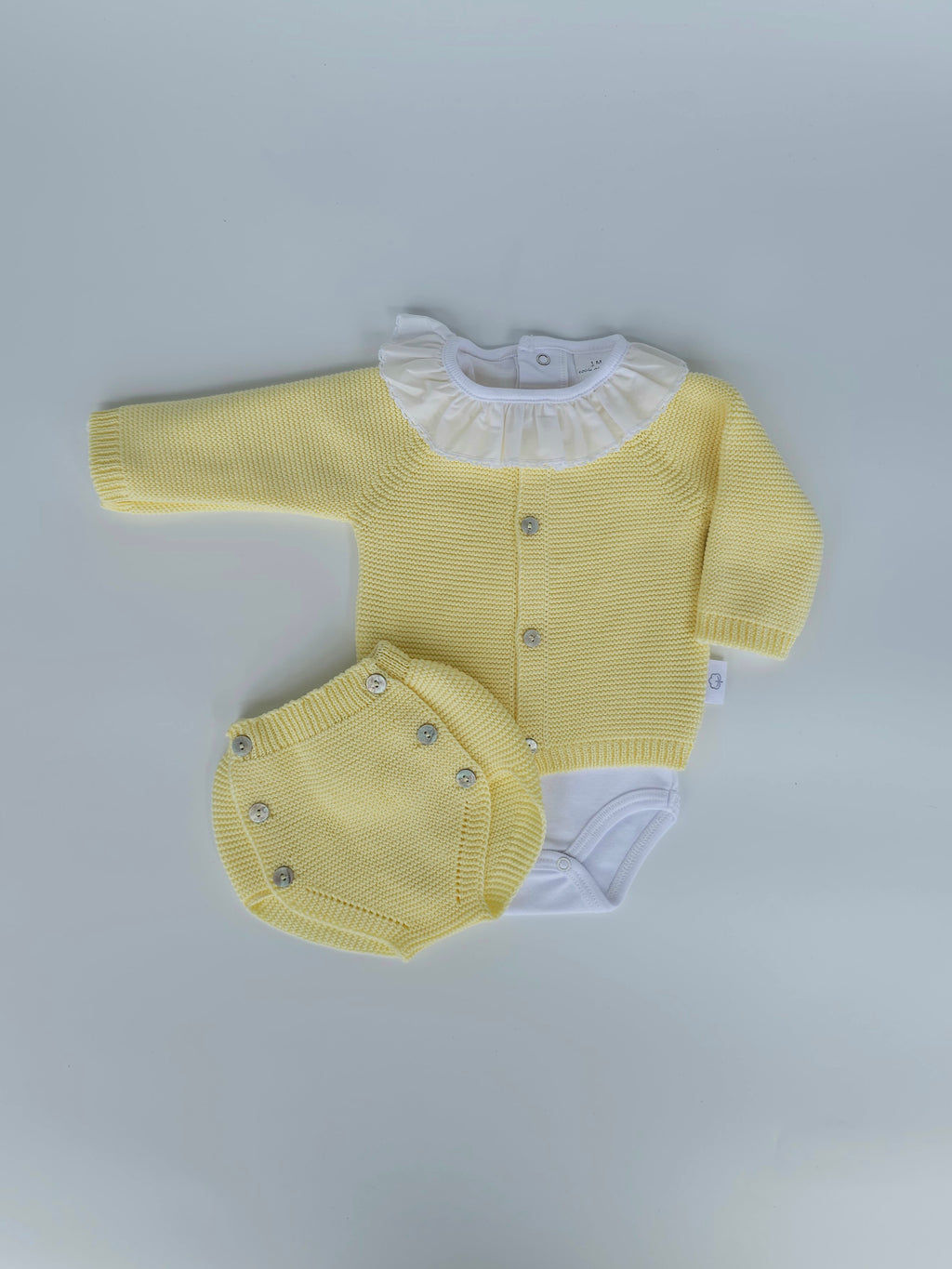 CAJA REGALO RECIÉN NACIDO 05 AMARILLO - CONJUNTO PUNTO + BODY