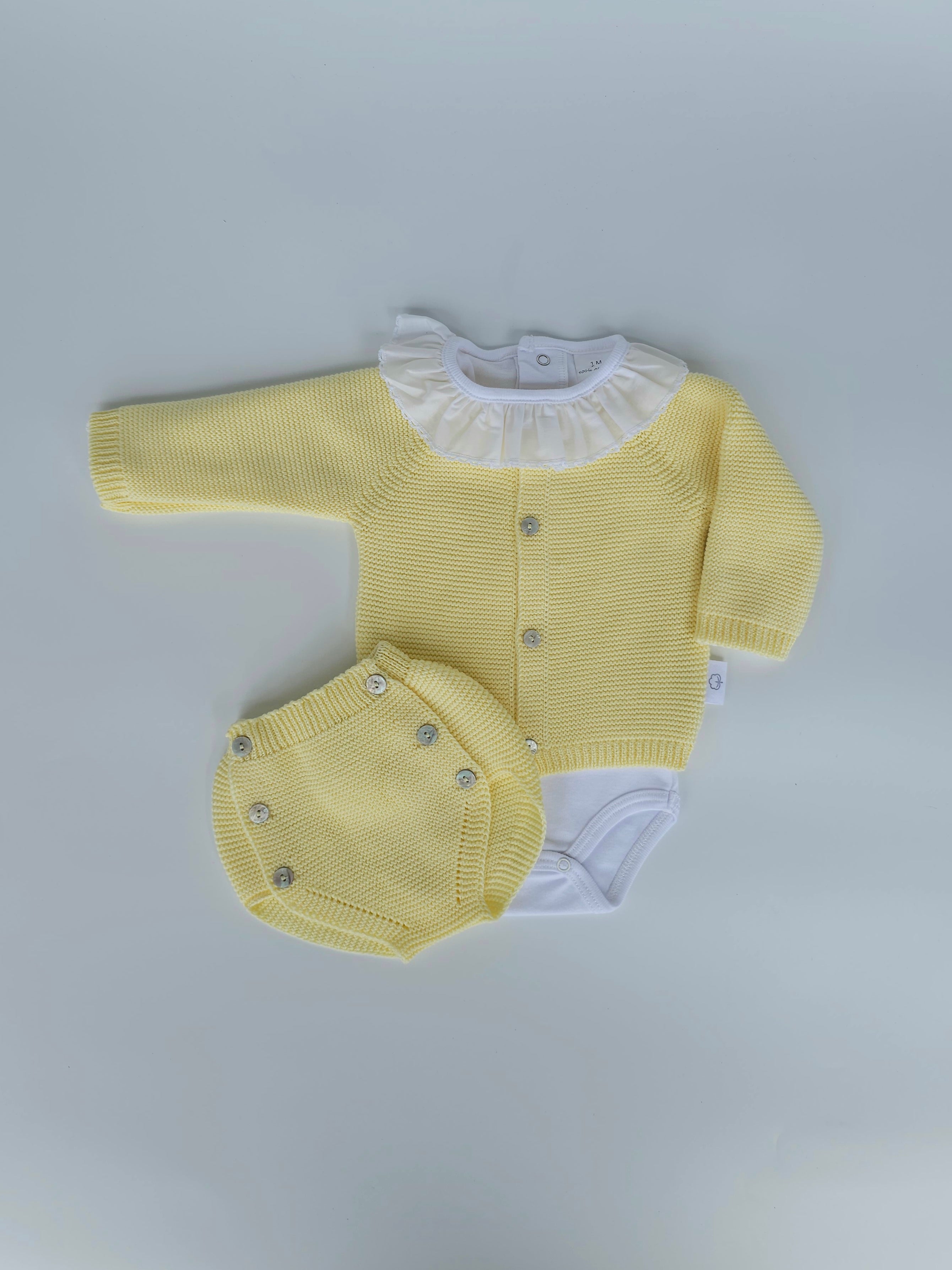 CAJA REGALO RECIÉN NACIDO 05 AMARILLO - CONJUNTO PUNTO + BODY