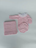 CAJA REGALO RECIÉN NACIDO 07 ROSA BEBÉ - CONJUNTO + BODY + MANTA