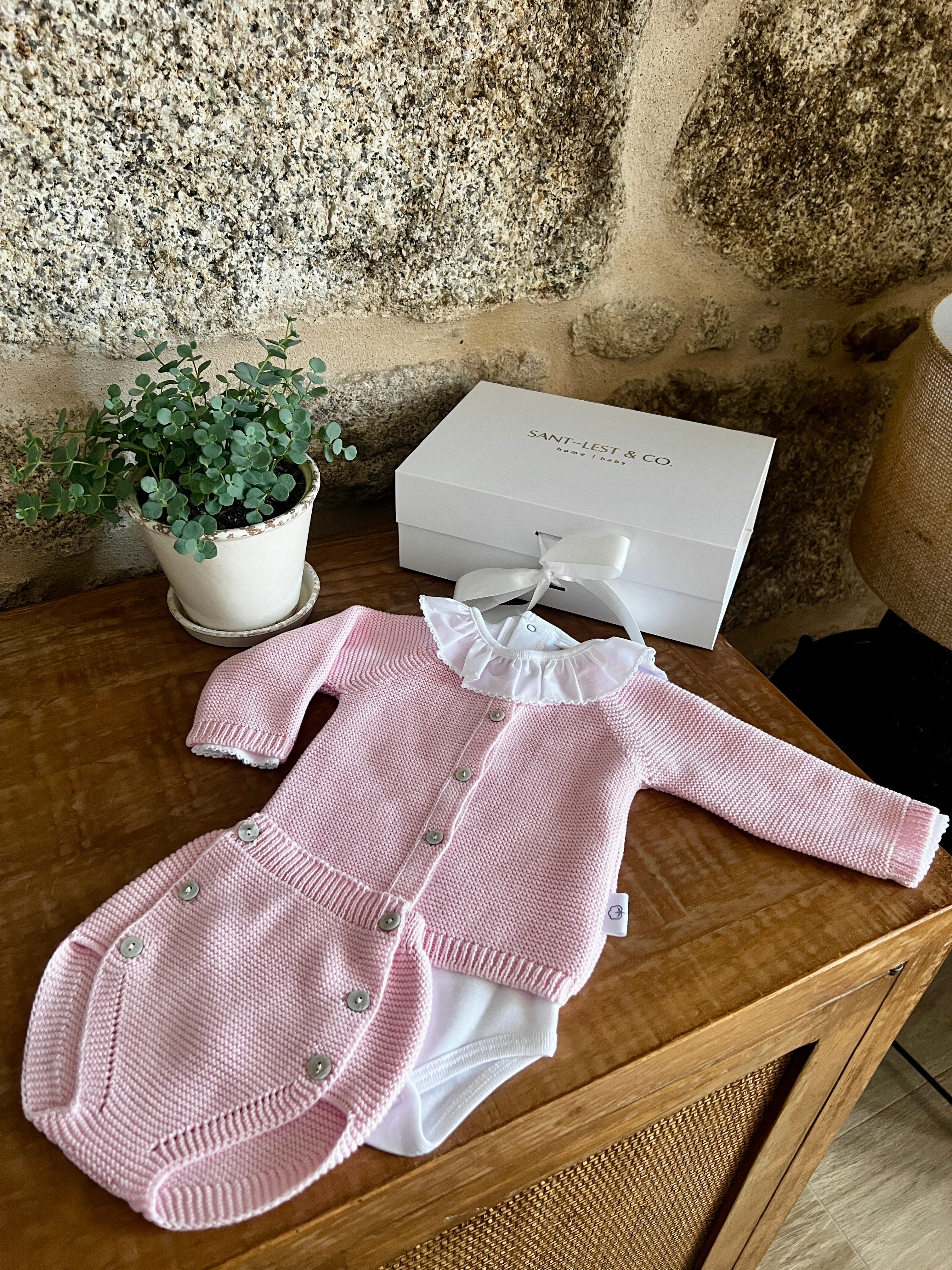 CAJA REGALO RECIÉN NACIDO 05 ROSA BEBÉ | CONJUNTO PUNTO + BODY