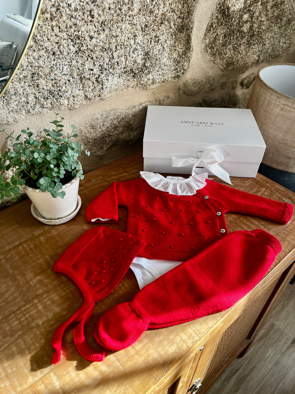 CAJA REGALO RECIÉN NACIDO 04 ROJO | CONJUNTO PUNTO + BODY